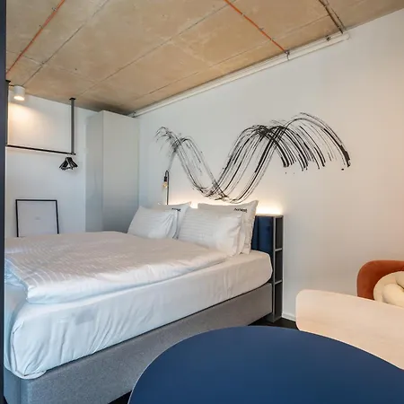 Honest Aparthotel 4*